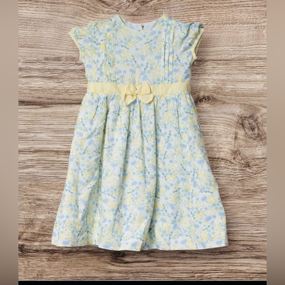 Like new! SARAH LOUISE Floral Dress SZ 4 Yellow, Blue, and White
